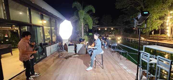 เบื้องหลังการเซ็ตกล้องถ่ายวิดีโองานประชุมสัมมนาองค์กรในรีสอร์ทฉะเชิงเทรา - รับถ่ายวีดีโอฉะเชิงเทรา